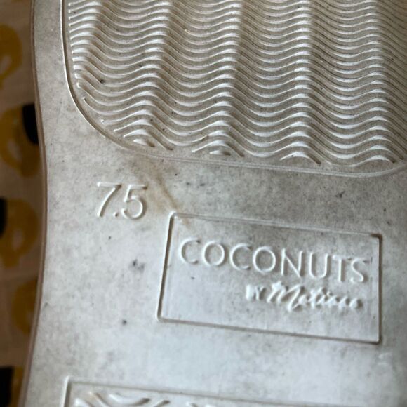 Coconuts by Matisse slip on booties - Picture 8 of 8